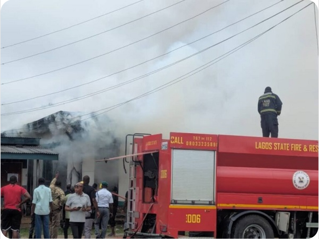 Lagos State Fire and Rescue Service trying to curtail the fire that gut the Western Marine Customs Command Office in Apapa Lagos